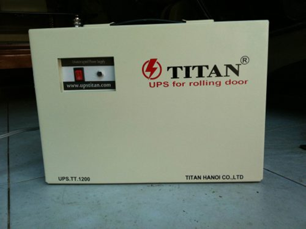 Giá bộ lưu điện cửa cuốn Titan chính hãng tại Hà Nội