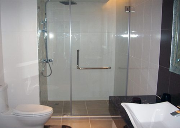 Vì sao cửa kính cường lực nhà tắm được sử dụng ngày càng phổ biến?