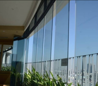 Cửa kính là sự lựa chọn tối ưu nhất cho các khách sạn, nhà hàng.